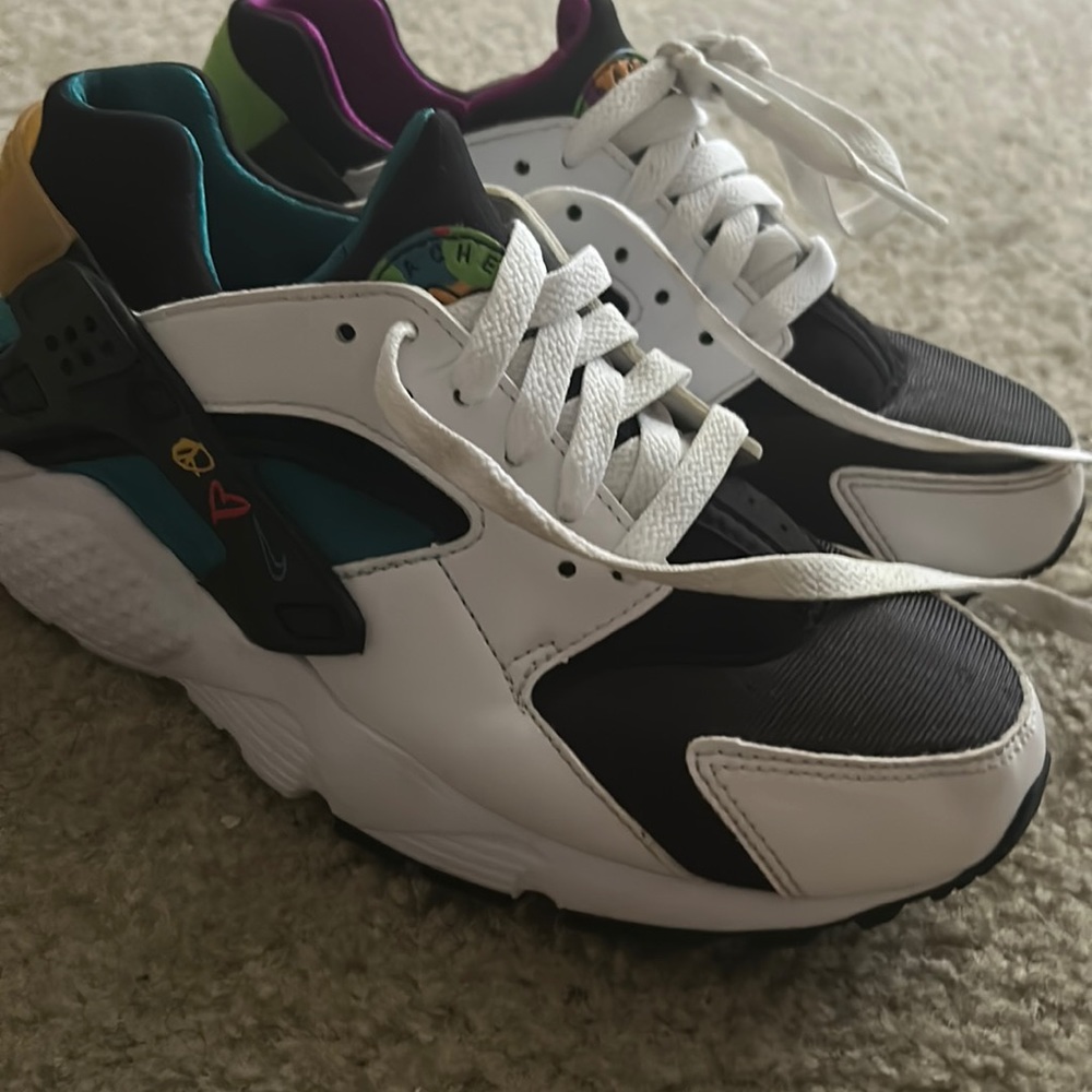 Never worn/ Girls 5